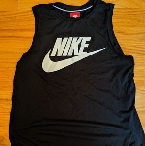 Nike: Workout Muscle Tank
